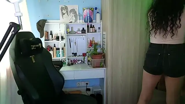 MemiKouki online show from October 2025 03:13:01 PM