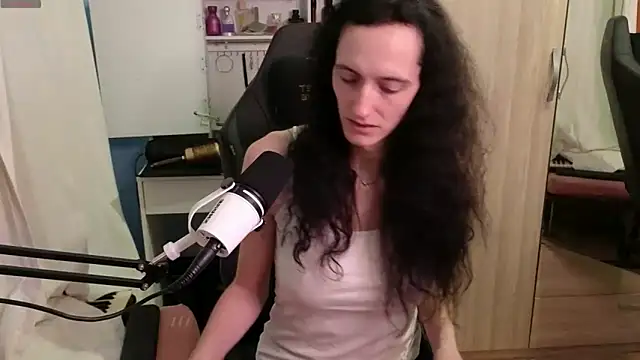 Snapshot of MemiKouki chatting on March 2026 07:04:02 PM MemiKouki online show from March 2026 07:04:02 PM