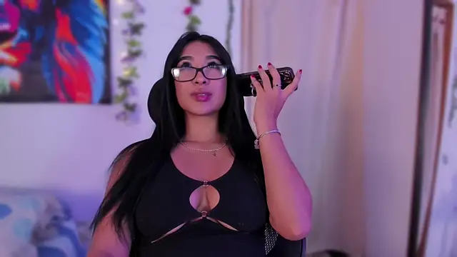 BellaHarllow online show from December 2024 01:40:01 AM