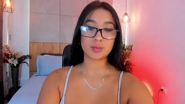 BellaHarllow online show from June 2026 08:08:01 PM