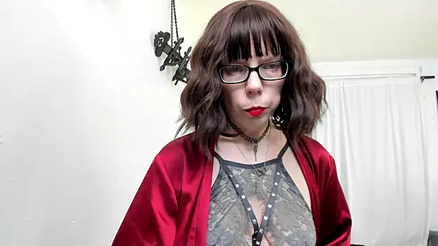 Snapshot of SaraDesirexo chatting on December 2024 01:37:02 AM SaraDesirexo online show from December 2024 01:37:02 AM
