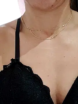 melissa 35  online show from November 2025 12:38:01 PM