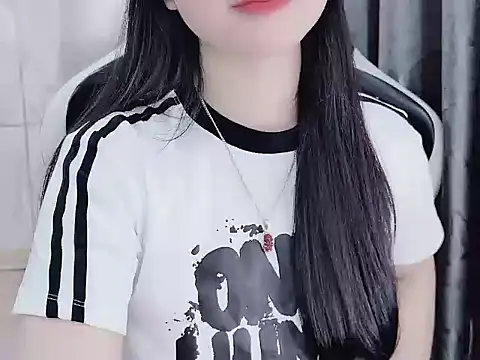 Snapshot of _Lygn__ chatting on January 2025 04:41:01 AM Lygn online show from January 2025 04:41:01 AM