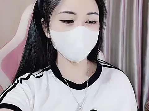 Snapshot of _Lygn__ chatting on February 2025 09:10:01 PM Lygn online show from February 2025 09:10:01 PM