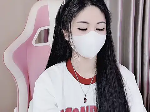 Snapshot of _Lygn__ chatting on February 2025 05:07:02 PM Lygn online show from February 2025 05:07:02 PM