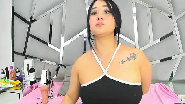 Snapshot of Catherinee69_x chatting on February 2025 08:11:01 AM Catherinee69 x online show from February 2025 08:11:01 AM