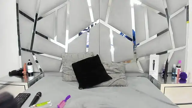 Snapshot of Catherinee69_x chatting on March 2025 08:26:02 AM Catherinee69 x online show from March 2025 08:26:02 AM