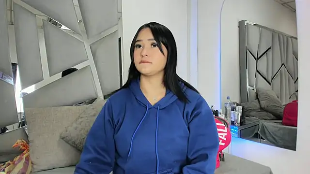 Snapshot of Catherinee69_x chatting on October 2025 03:27:01 AM Catherinee69 x online show from October 2025 03:27:01 AM