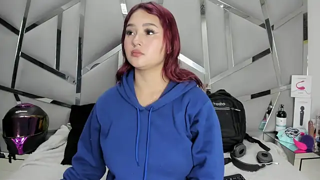 Snapshot of Catherinee69_x chatting on March 2026 03:36:01 AM Catherinee69 x online show from March 2026 03:36:01 AM