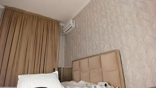 Snapshot of heyheyneko chatting on October 2025 01:33:02 PM heyheyneko online show from October 2025 01:33:02 PM