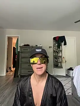 Snapshot of mrs__unknown chatting on October 2025 04:28:01 PM mrs unknown online show from October 2025 04:28:01 PM