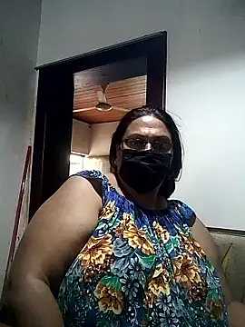 Snapshot of FemMom chatting on September 2025 06:50:01 AM FemMom online show from September 2025 06:50:01 AM