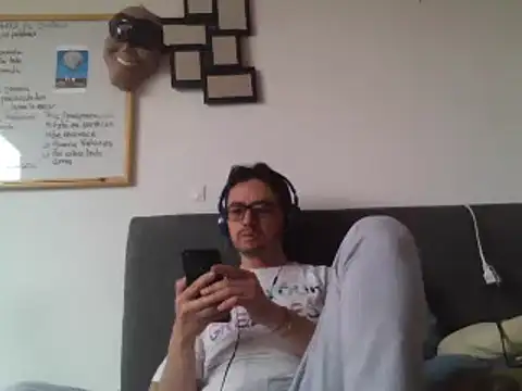 Snapshot of Diptongo chatting on February 2025 03:30:02 PM Diptongo online show from February 2025 03:30:02 PM