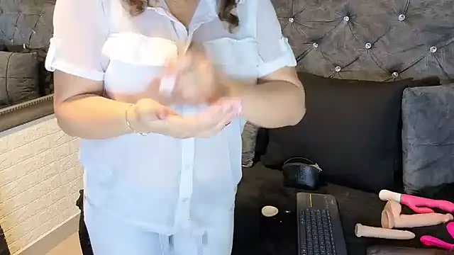 Snapshot of charlotte__G chatting on March 2026 10:52:01 AM charlotte G online show from March 2026 10:52:01 AM