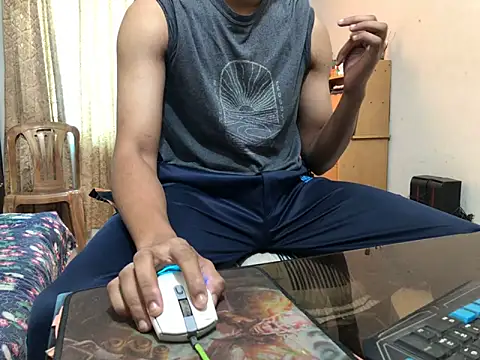 Snapshot of Zeuhorny chatting on December 2024 05:37:01 AM Zeuhorny online show from December 2024 05:37:01 AM