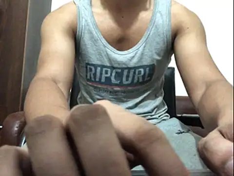 Snapshot of Zeuhorny chatting on November 2025 09:50:01 PM Zeuhorny online show from November 2025 09:50:01 PM