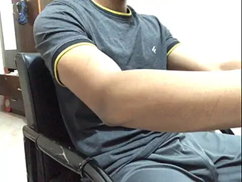 Snapshot of Zeuhorny chatting on December 2025 07:20:02 PM Zeuhorny online show from December 2025 07:20:02 PM