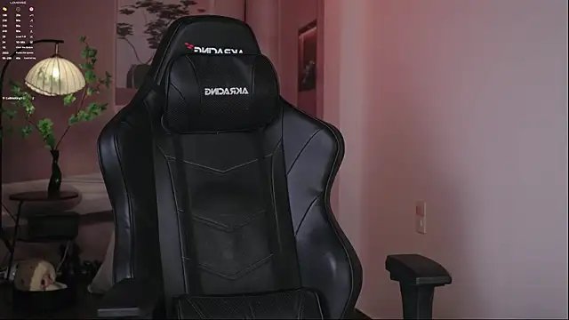 Snapshot of Miuzxc chatting on March 2026 08:33:01 AM Miuzxc online show from March 2026 08:33:01 AM