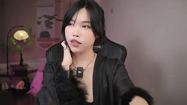 Snapshot of Miuzxc chatting on March 2026 09:14:02 AM Miuzxc online show from March 2026 09:14:02 AM