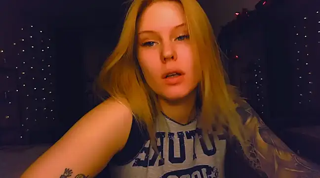 VoluptuousDreams online show from December 2024 03:13:02 PM