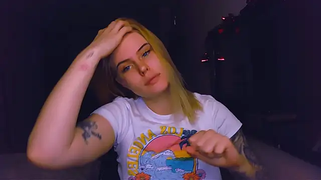 VoluptuousDreams online show from December 2024 02:00:01 PM