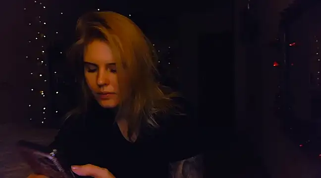 VoluptuousDreams online show from December 2024 06:16:01 PM