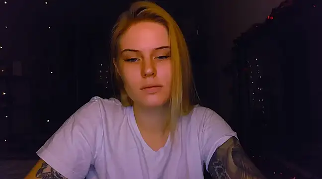 VoluptuousDreams online show from December 2024 01:18:02 PM