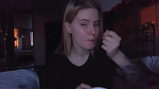 VoluptuousDreams online show from January 2025 12:49:01 PM