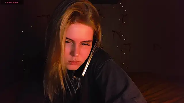 VoluptuousDreams online show from February 2025 03:08:01 PM