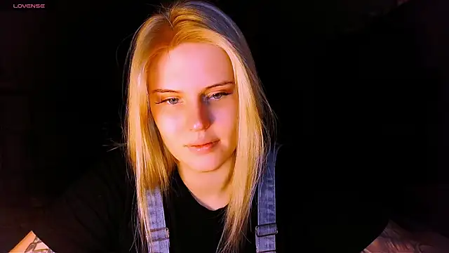 VoluptuousDreams online show from March 2025 04:38:02 PM