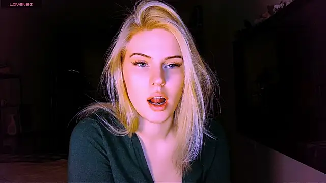 VoluptuousDreams online show from March 2025 05:57:01 PM