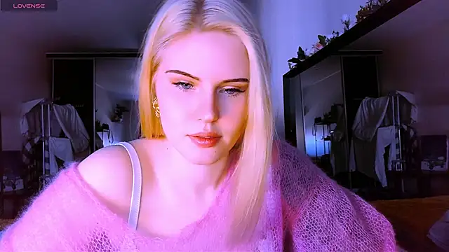 VoluptuousDreams online show from March 2025 01:08:02 PM