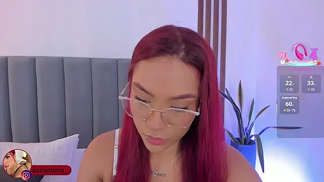 Scarlett Morgan  online show from November 2025 07:58:01 PM