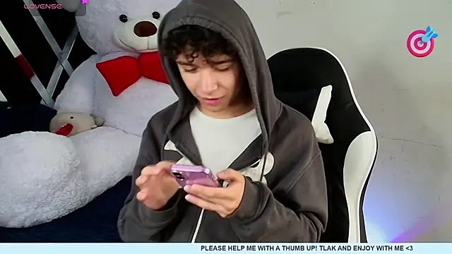 Snapshot of Niico_Cruz chatting on February 2025 09:16:01 AM Niico Cruz online show from February 2025 09:16:01 AM