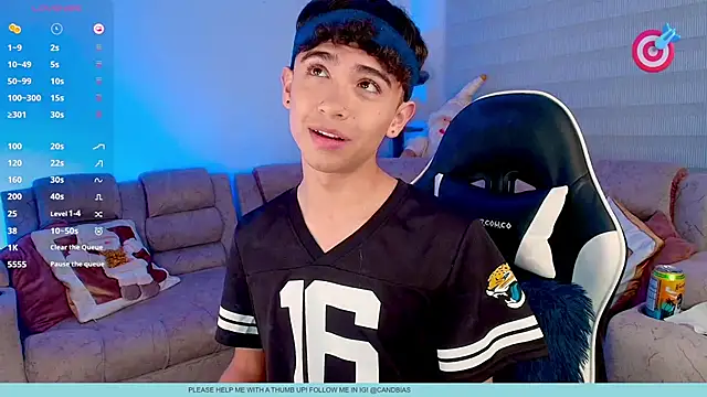 Snapshot of Niico_Cruz chatting on December 2025 10:49:02 PM Niico Cruz online show from December 2025 10:49:02 PM