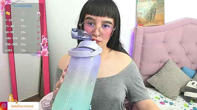 Katalina novoa online show from March 2025 02:47:02 AM