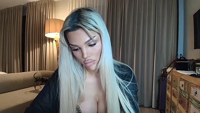 Snapshot of shayblonde chatting on January 2026 06:43:02 PM shayblonde online show from January 2026 06:43:02 PM