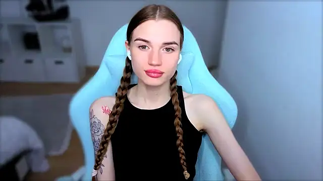 StellaLawless online show from October 2025 08:28:02 PM