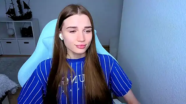 StellaLawless online show from October 2025 01:42:01 PM