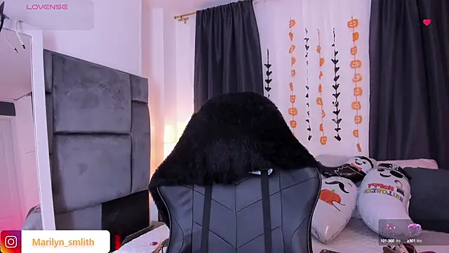 MarilynSmIith online show from October 2025 12:58:01 PM