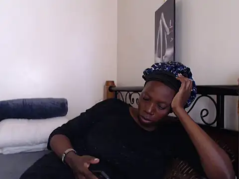 Snapshot of Sweet_Bear chatting on February 2025 08:51:02 AM Sweet Bear online show from February 2025 08:51:02 AM