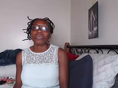 Snapshot of Sweet_Bear chatting on February 2025 04:35:01 PM Sweet Bear online show from February 2025 04:35:01 PM