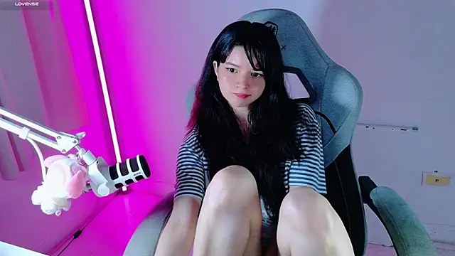 Snapshot of stephybrown chatting on May 2026 01:56:02 AM stephybrown online show from May 2026 01:56:02 AM