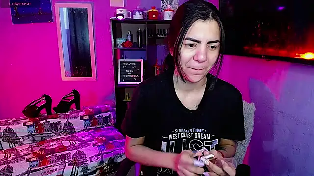 Snapshot of IsisRouse chatting on November 2025 03:31:02 AM IsisRouse online show from November 2025 03:31:02 AM