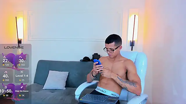 Paradise boy s online show from February 2026 06:01:02 PM