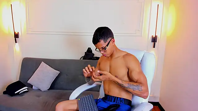 Paradise boy s online show from February 2026 08:19:02 PM