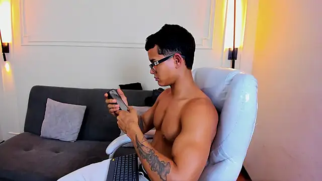 Paradise boy s online show from March 2026 06:25:02 PM