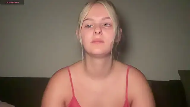 Snapshot of Allylove03 chatting on November 2025 05:40:02 AM Allylove03 online show from November 2025 05:40:02 AM