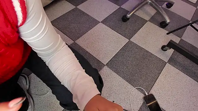 alessiaferry online show from April 2026 04:41:01 PM