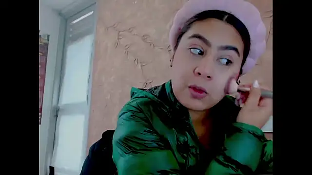 Miabonnett  online show from September 2025 12:10:02 PM